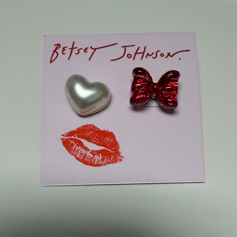 Betsey Johnson
Faux Cultivated-Pearl Celestial Soiree Heart Bow Stud Earrings
